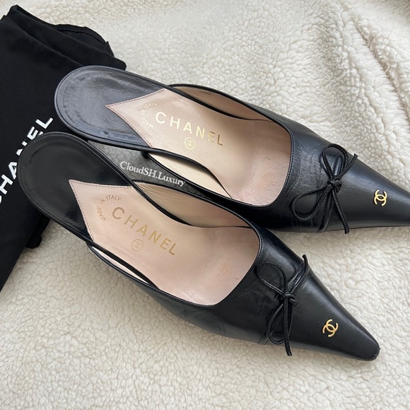 Auth Chanel Vintage Black Pointed CC Logo Mules - Size 37 - Picture 8 of 12
